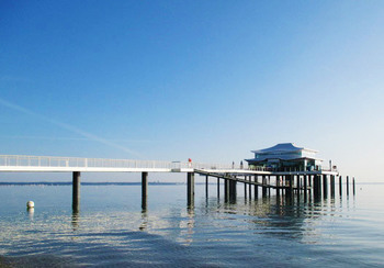  Seeschlößchenbrücke mit Teehaus, Timmendorfer Strand   © Frank Horn