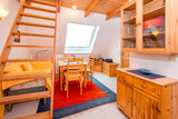 Ferienwohnung in Fehmarn OT Albertsdorf - Weber IV - Essbereich und Treppe zum Hochbett 1,6 m X 2,00 m