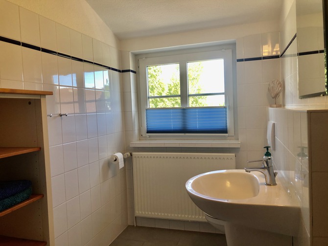 Ferienwohnung in Gro&szlig;enbrode - Am Kai 17 - Mitte - Bad mit Fenster