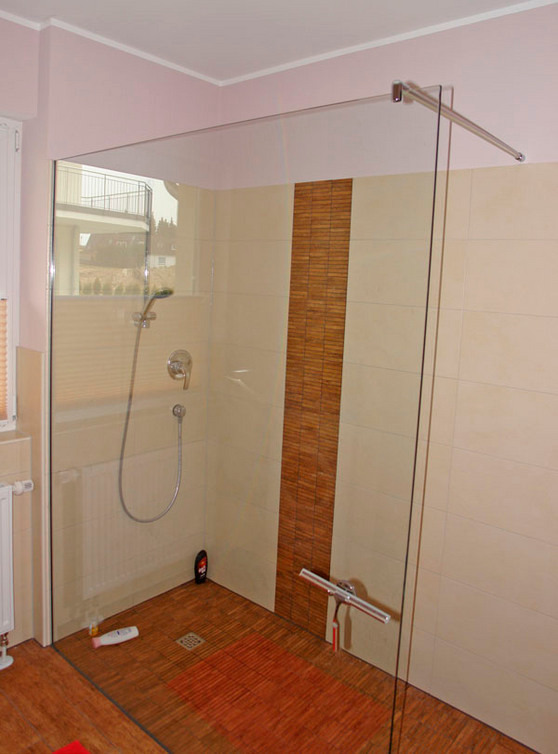 Ferienwohnung in Scharbeutz - Thoelen - Badezimmer mit gro&szlig;em ebenerdigem Duschbereich