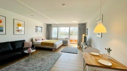 Petersen, Dirk und Jolanta: App. (Nr. 353) im "Haus Schleswig"
