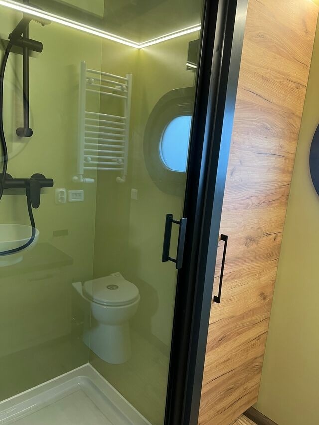 Ferienwohnung in Heiligenhafen - Traum-Hausboot "Mountainstreet 29" mit f&uuml;hrerscheinfreiem Motorboot - Bild 13