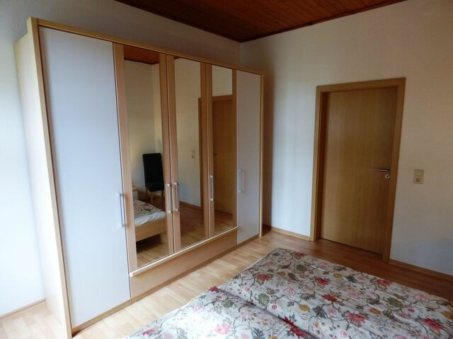 Ferienwohnung in Sellin - Sonnige Ferienwohnung -100qm - im 1. Obergeschoss der Villa Walhall in einem park&auml;hnlichen Garten - Bild 15
