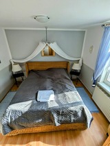 Ferienwohnung in Wustrow - Charmante Wohnung mit gro&szlig;em Garten - Bild 4